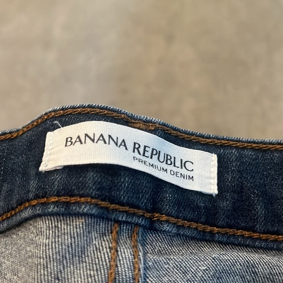 BANANA REPUBLIC CURVY MID-RISE SKINNY JEAN WITH BACK-SEAM - Picture 5 of 5